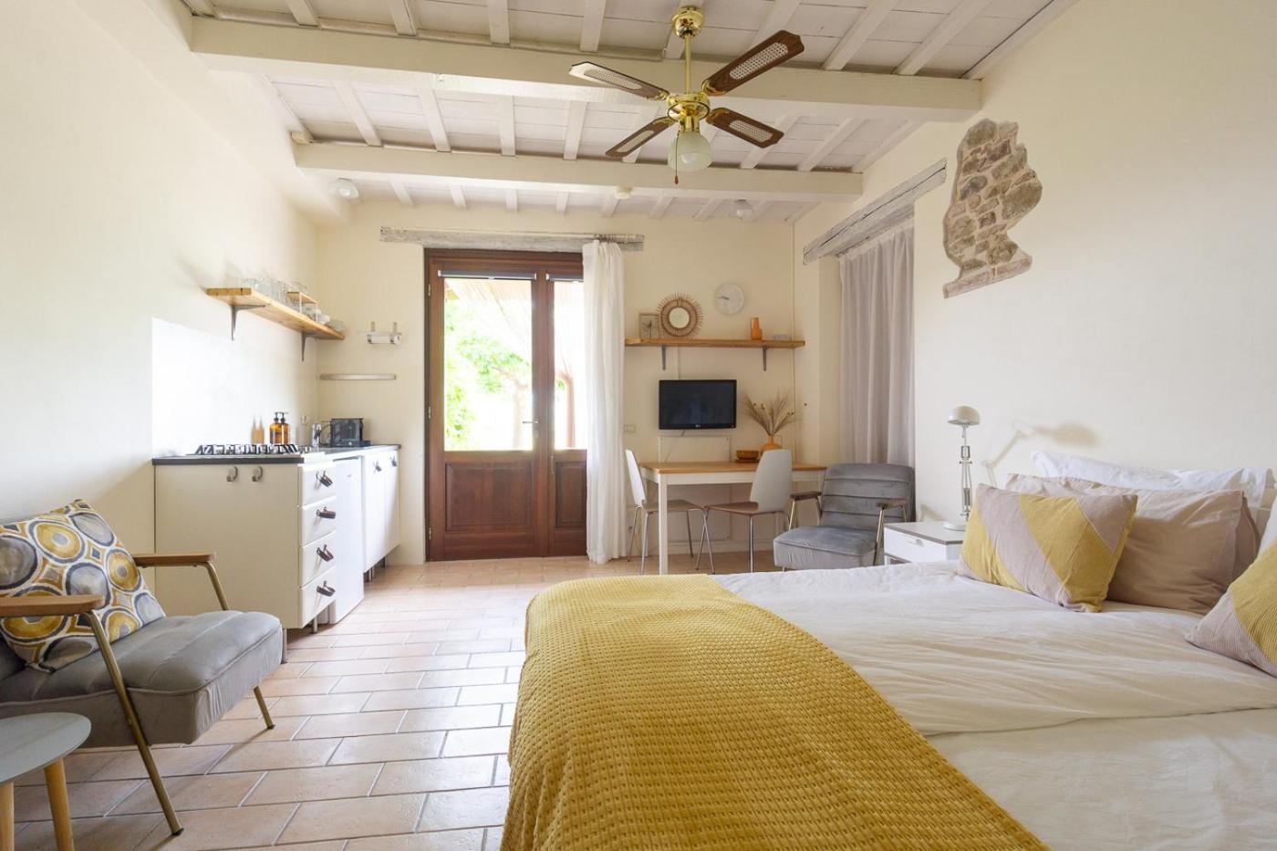 Rosa Nel Pozzo Apartments And B&B San Pietro  エクステリア 写真