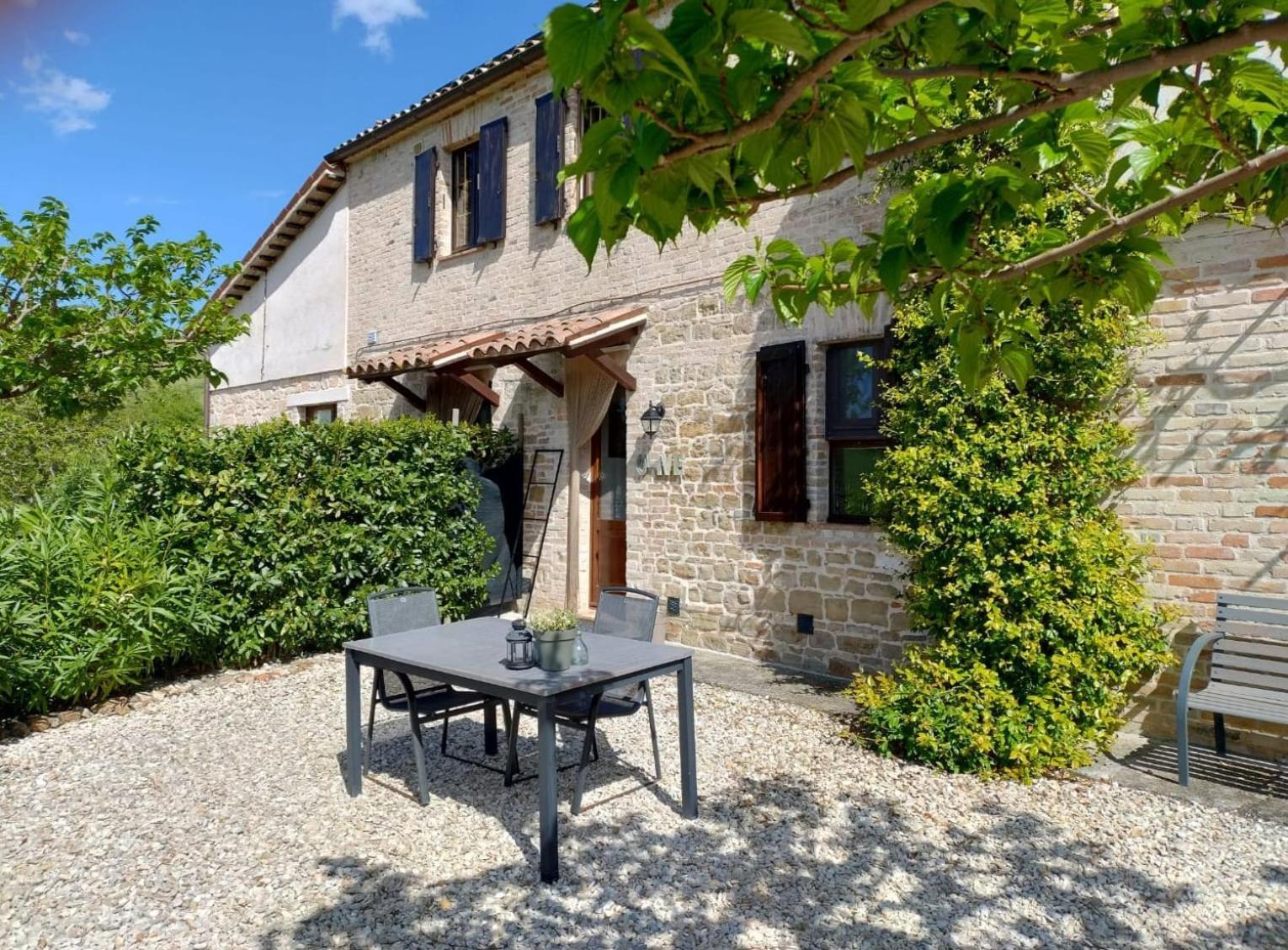 Rosa Nel Pozzo Apartments And B&B San Pietro  エクステリア 写真