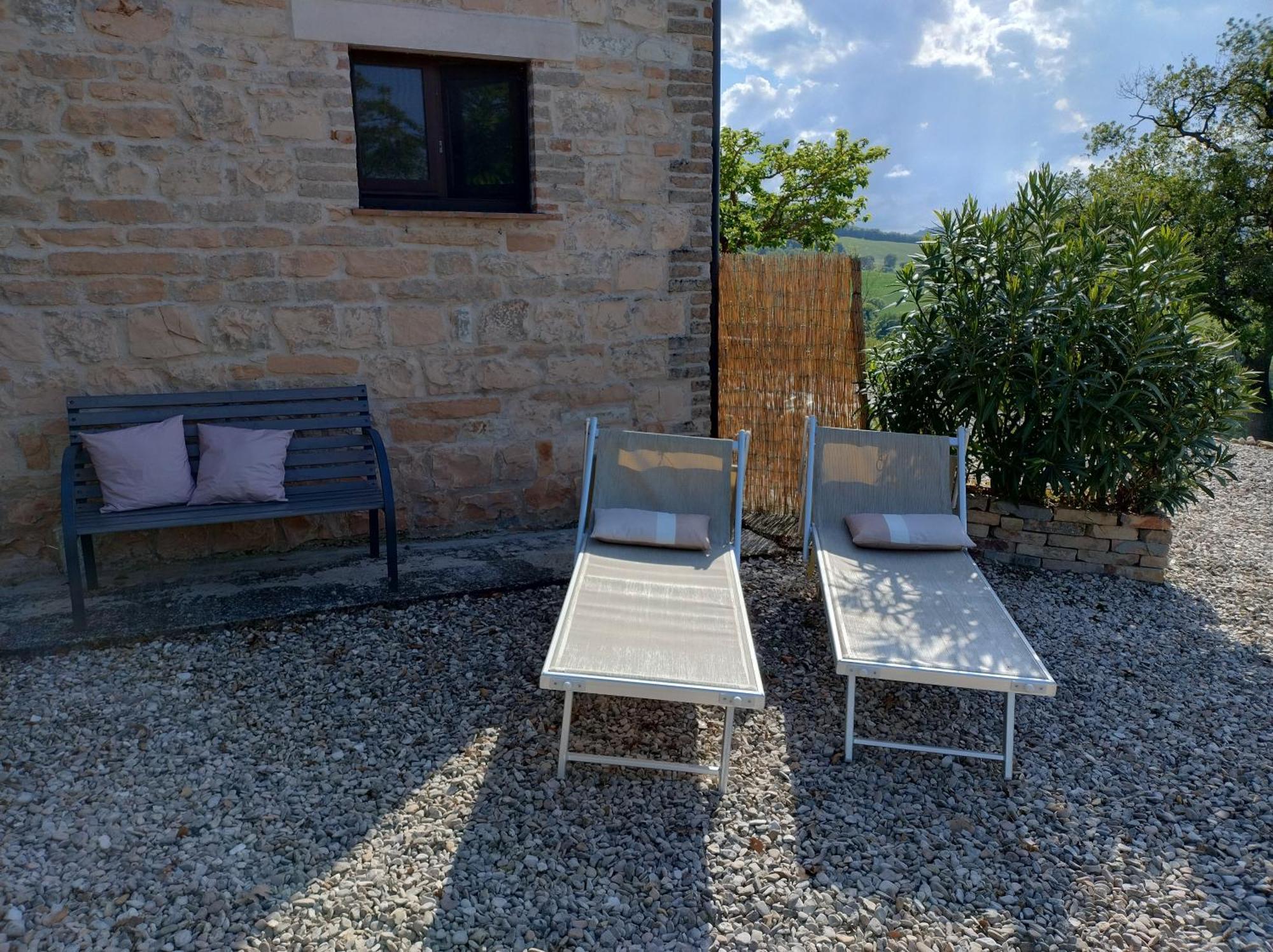 Rosa Nel Pozzo Apartments And B&B San Pietro  エクステリア 写真