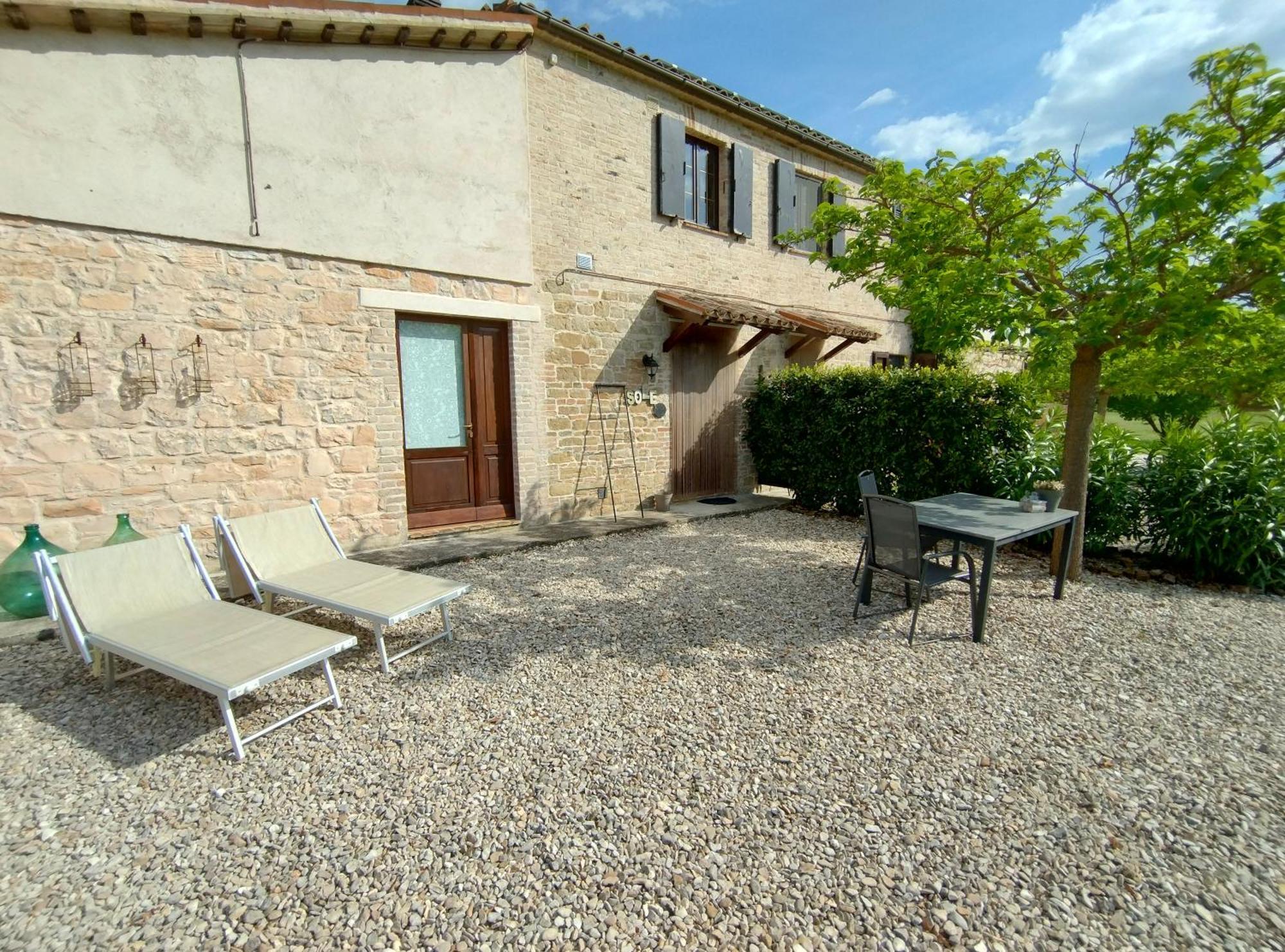 Rosa Nel Pozzo Apartments And B&B San Pietro  エクステリア 写真